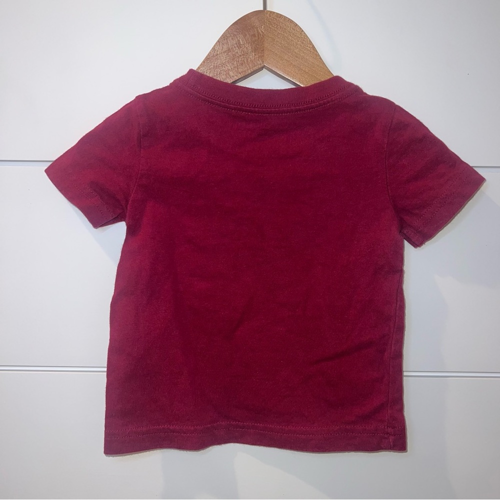 TOMMY HILFIGER Baby Boy T-shirt 6-9 Months Maroon Dig It Tractor Casual Preppy - Picture 2 of 5